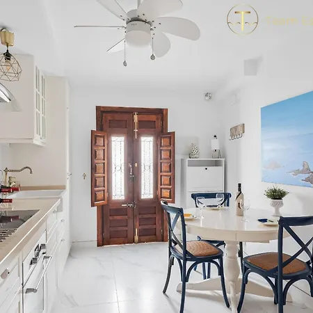 Townhouse In The Old Historic Town With An Amazing 360-degree View Almunecar
