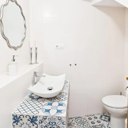Townhouse In The Old Historic Town With An Amazing 360-degree View *